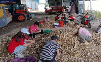 陜西財經(jīng)職業(yè)技術(shù)學(xué)院暑期“三下鄉(xiāng)”實踐隊走進(jìn)富平縣齊村鎮(zhèn)實地調(diào)研職業(yè)中介服務(wù)